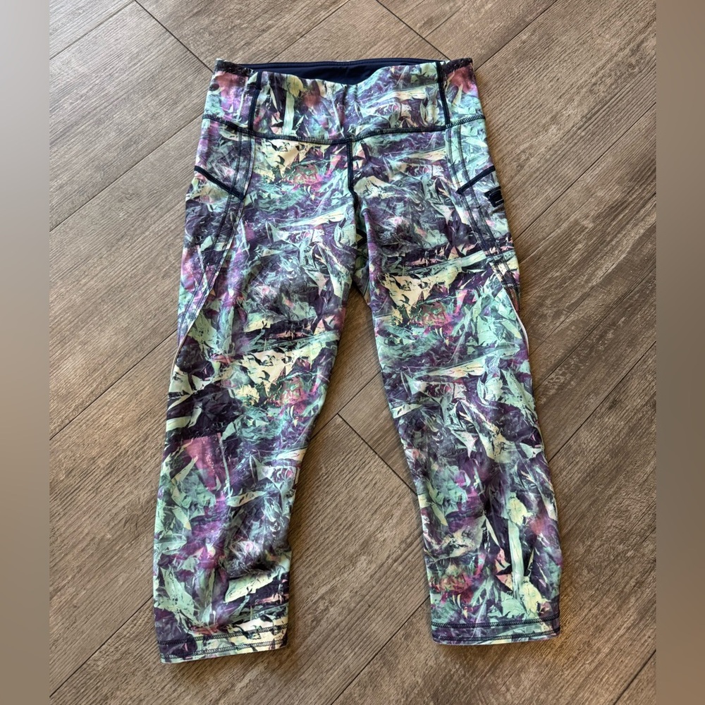 Lululemon Multicolor Patterned Cropped Leggings - image 5